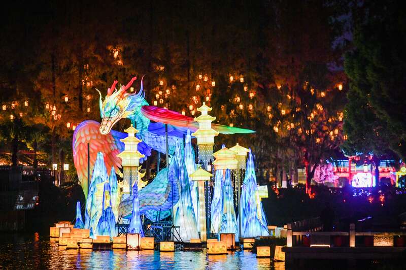 2024年12月1日，白鹭洲公园《上元灯彩图》艺术展亮灯。