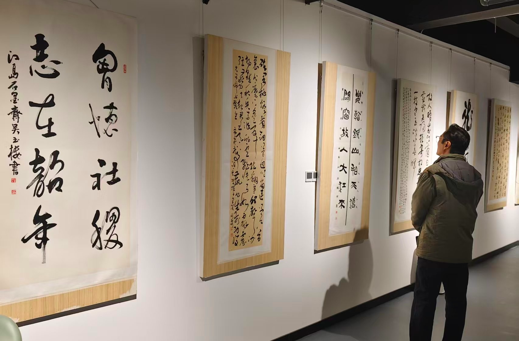 “炫彩中国梦 激扬翰墨情” 第二届江苏书画名家作品邀请展(镇江)举行